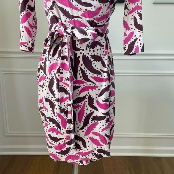 Diane Von Furstenberg Wrap Dress Feathered Leaves Pink Brown Silk 2 - Picture 3 of 8